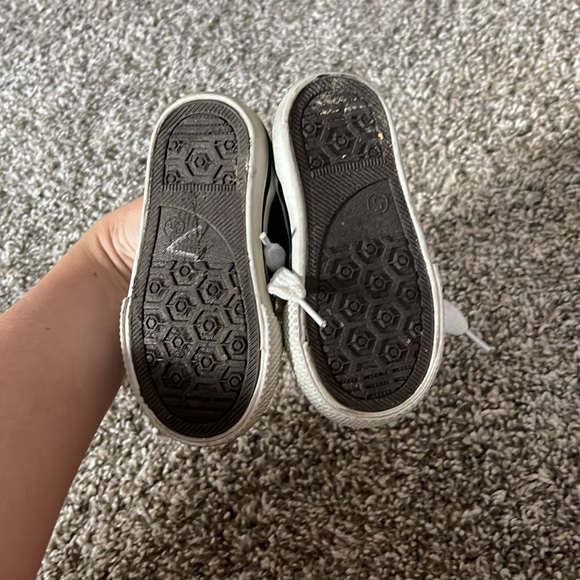 Toddler size 5 shoes - Picture 2 of 3